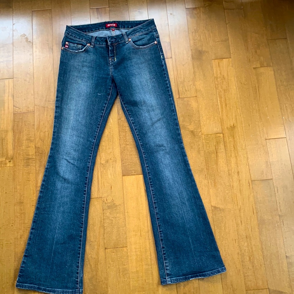 Low Waisted Flared Vintage Jeans